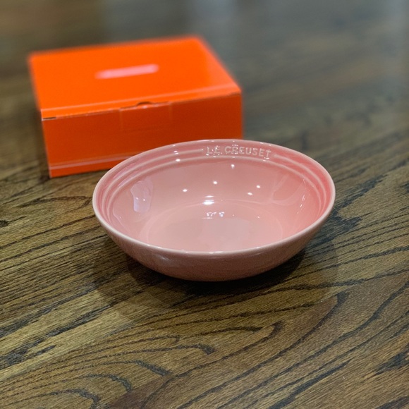 New Le Creuset Salmon Pink Cereal Bowl - Picture 2 of 5